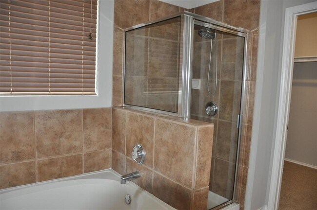Building Photo - 507 Las Colinas Dr