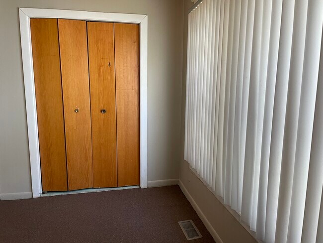 Building Photo - 1319 Jerome St