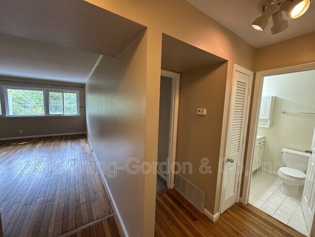 Building Photo - 1900 Richard Jones Rd