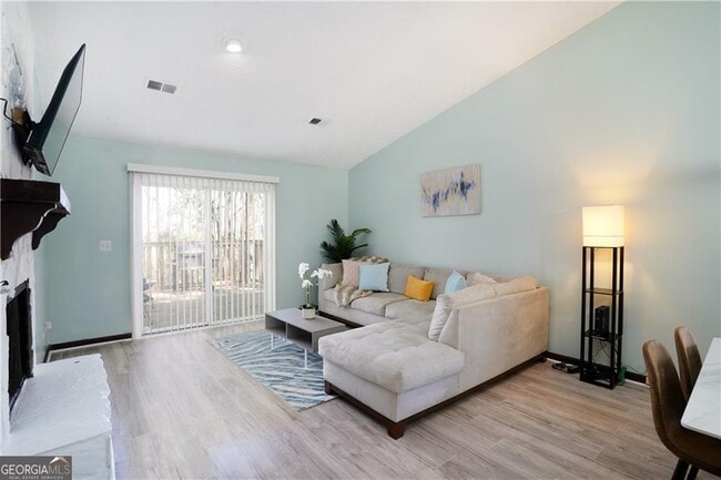 Building Photo - 5444 Glen Haven Dr