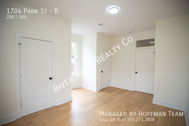 Building Photo - 1704 S Park St