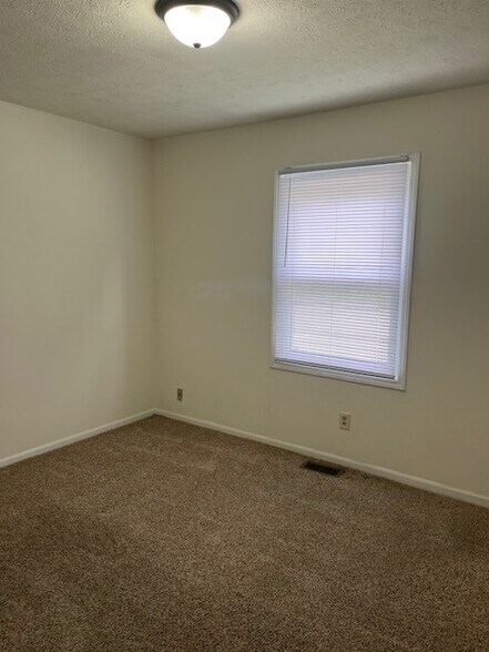 Building Photo - 120 Twyckenham Blvd