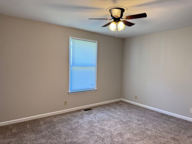 Building Photo - 438 Kelsey Dr
