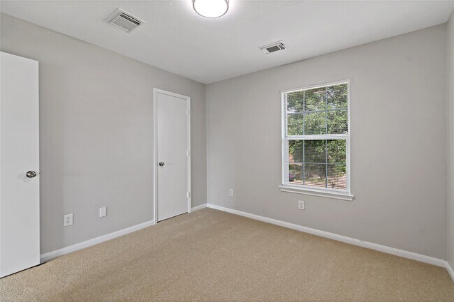 Building Photo - 3930 Brighton Springs Ln