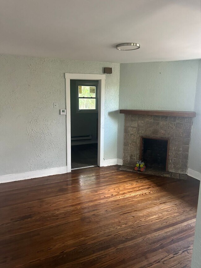 Building Photo - 2309 Tilbury Ave