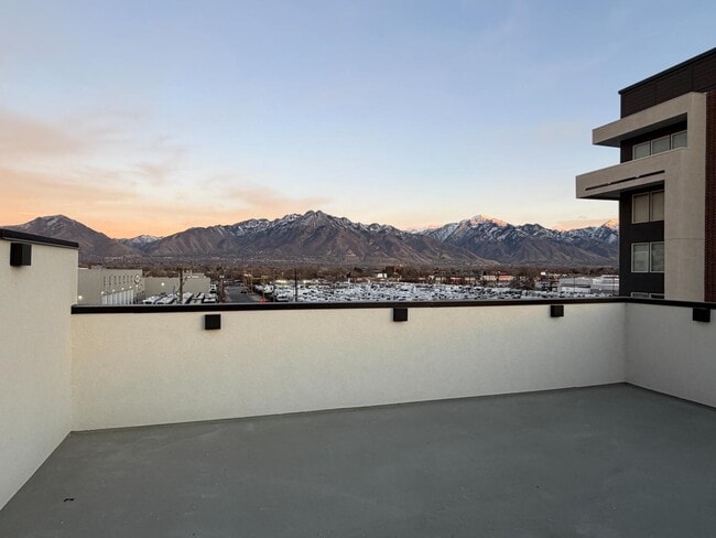 Building Photo - 4338 S Main St