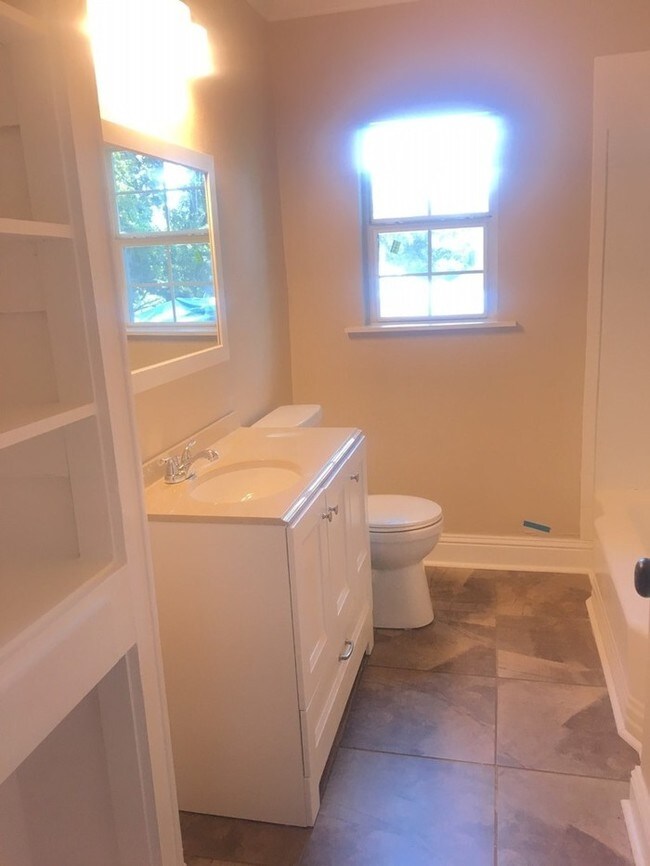 Duplex in Highland near Highland Park Shreveport, LA Apartment Finder