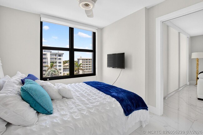 Building Photo - 3115 S Ocean Blvd
