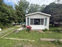 Building Photo - 20 Tanglewood Park Dr
