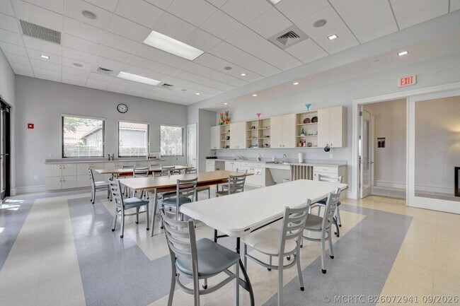 Building Photo - 9148 SW Esule Way