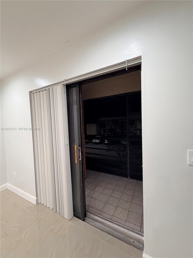 Building Photo - 20730 NE 8th Ct