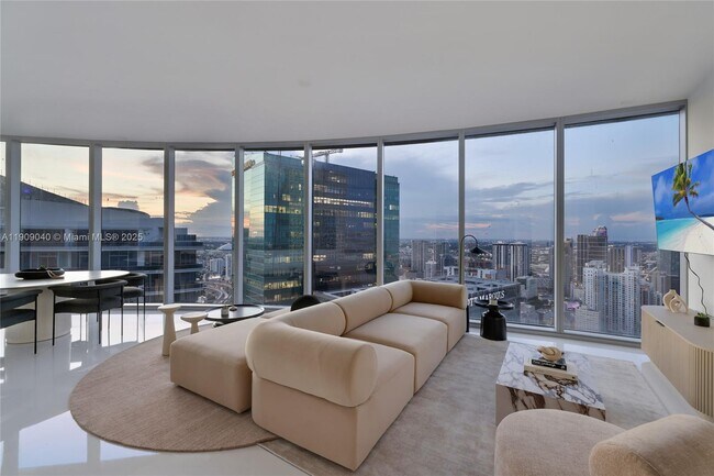 Building Photo - 300 Biscayne Blvd Way