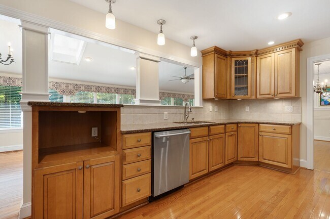 Building Photo - Breathtaking Classic Estate in Falls of New Hope