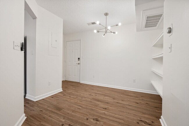 Building Photo - 600 Audubon Lake Dr
