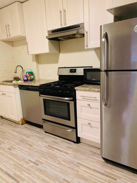 Building Photo - 235 Washington St