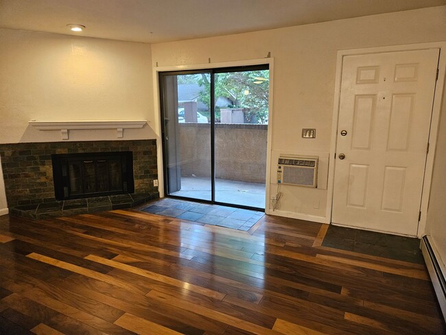 Building Photo - Spacious Condo with community dog park and...