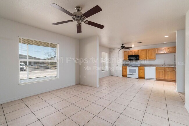 Building Photo - 208 Ichabod Ave