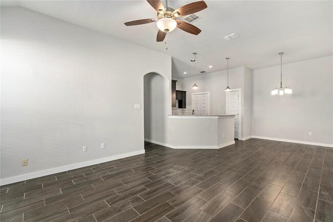 Building Photo - 334 Creekside Curve