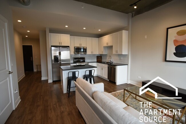 Building Photo - 3833 N Broadway