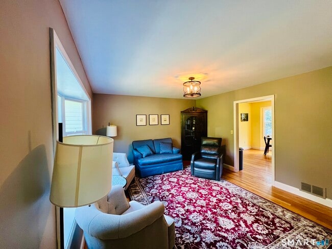 Building Photo - 679 Aspen Ln