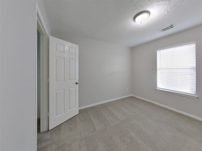 Building Photo - 7402 Deloache Ave