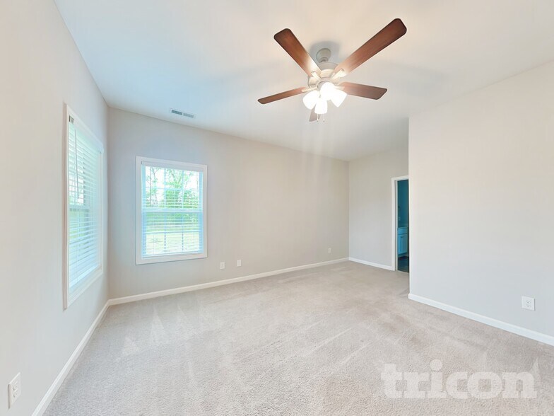 Building Photo - 1008 Cyril Dr