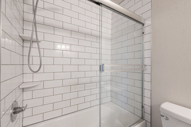 Building Photo - remodeled Monument town home