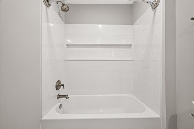 Building Photo - 2103 Winged Foot Dr