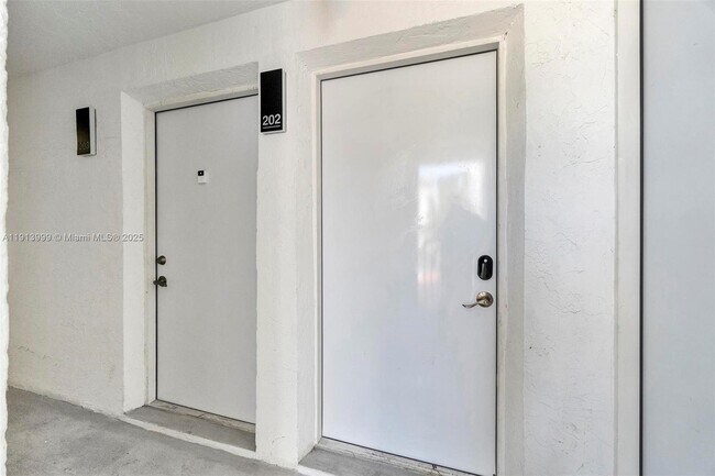 Building Photo - 620 SW 10th St