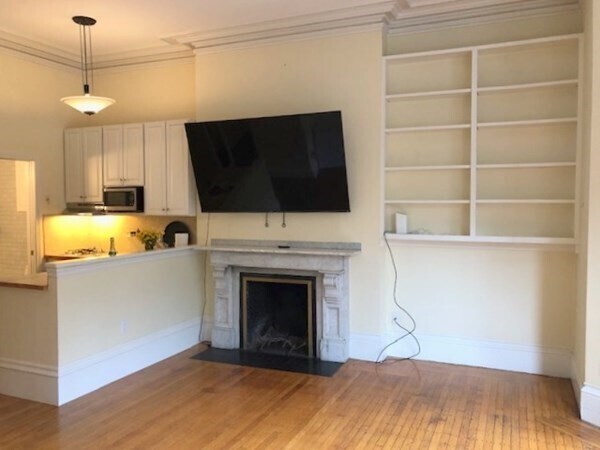 Building Photo - 249 Beacon St