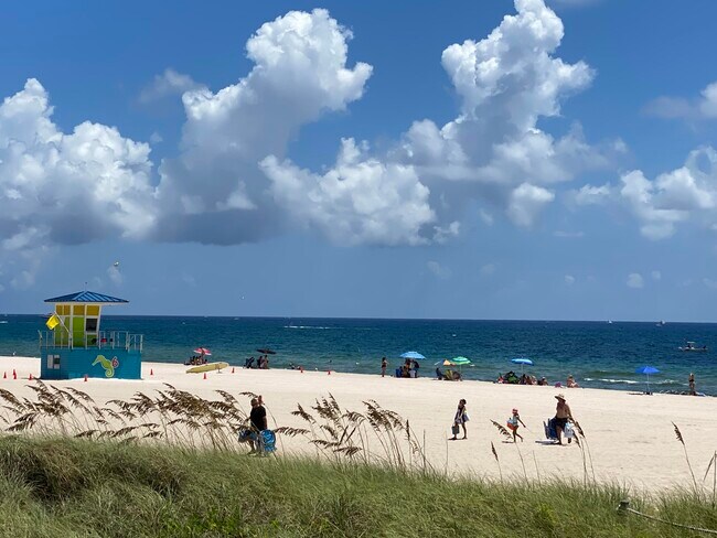 Building Photo - 305 N Pompano Beach Blvd