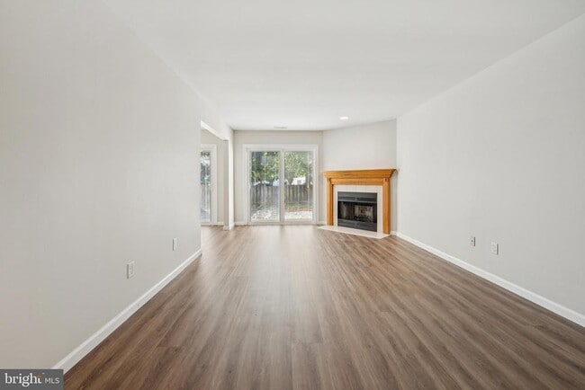 Building Photo - 12 Nutmeg Dr