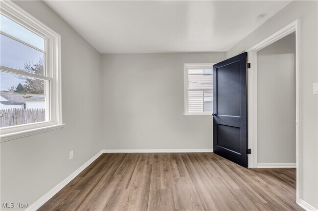 Building Photo - 441 E 250th St