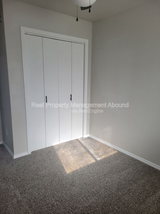 Building Photo - 101 E Broadway St