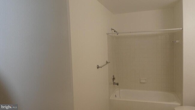 Building Photo - 1007 Summerglenn Ct