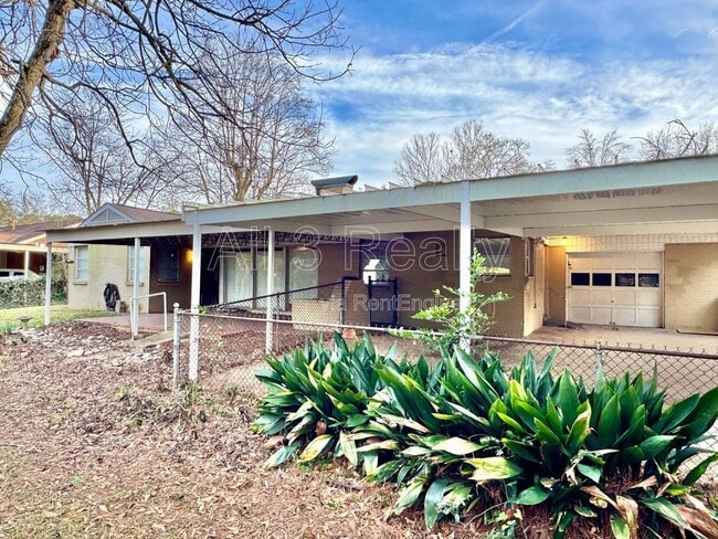 Building Photo - 2767 Biltmore Ave