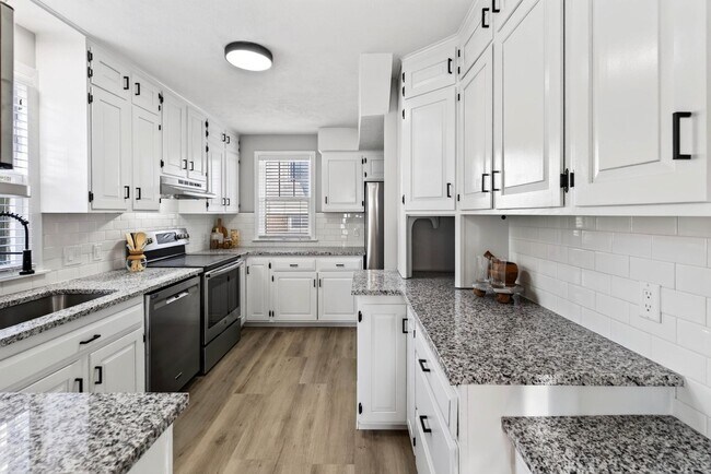 Building Photo - 4417 Poppleton Ave