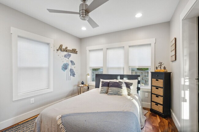 Building Photo - 140 Mystic Ridge Dr