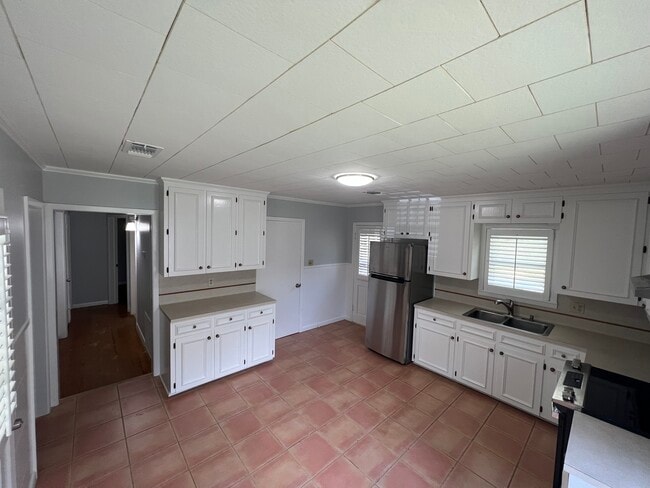 Building Photo - 204 Belle Dame Dr