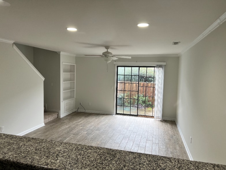 Building Photo - 1733 S 41st St