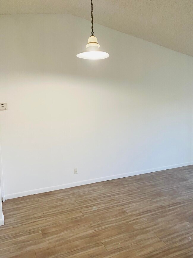 Building Photo - 1130 Lake Shore Dr