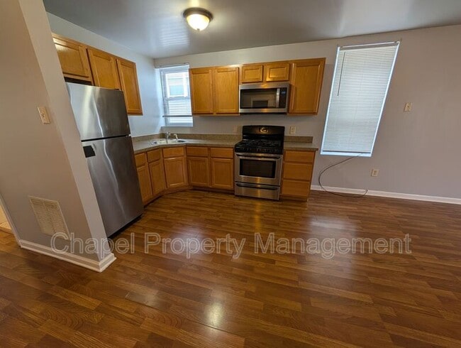 Building Photo - 1346 N 27th St