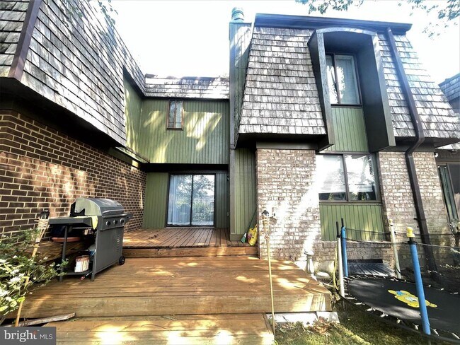 Building Photo - 9437 Hickory View Pl
