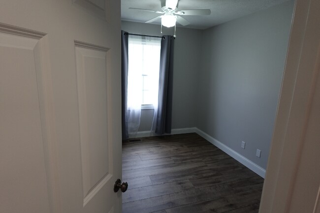 Building Photo - 2211 W Jubilee Ln