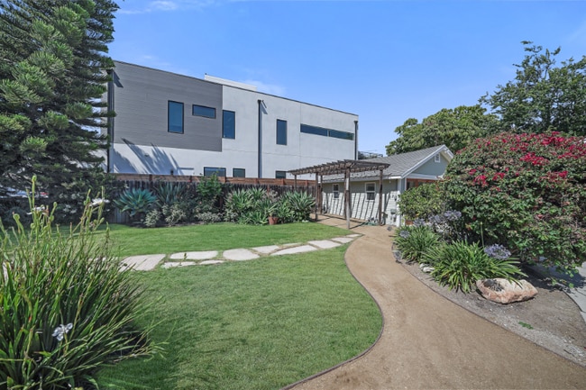 Building Photo - 3574 Helms Ave