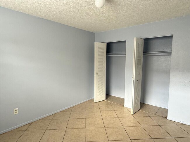 Building Photo - 708 Michigan Ct