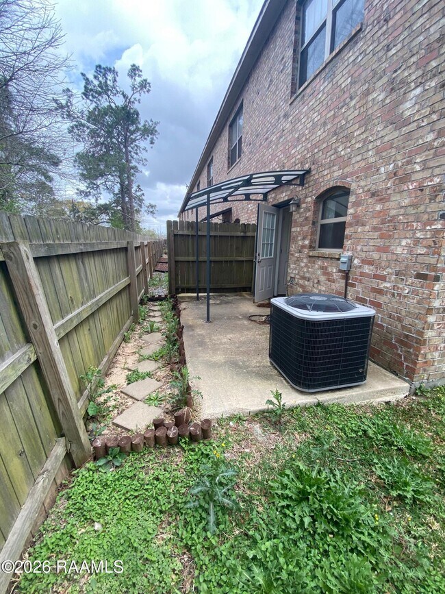 Building Photo - 208 Caudill Dr