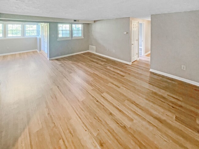 Building Photo - 2 bedroom/2 bath condo in Glen Allen!!!