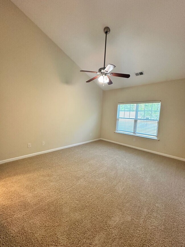 Building Photo - 840 Parnell Ct