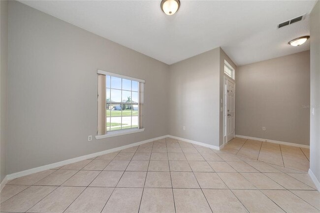 Building Photo - 607 Hacienda Cir